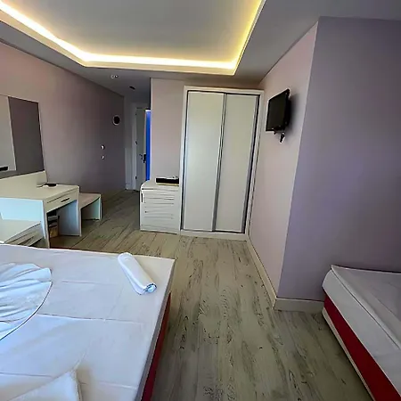 Beachway 3* Side